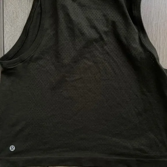 Lululemon green muscle crop - Picture 3 of 6